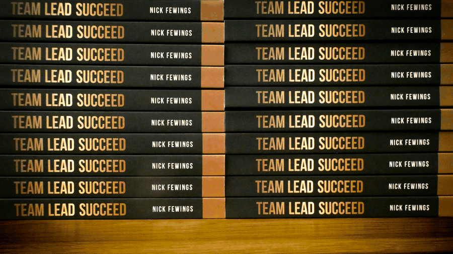 Team planning next steps for туризм